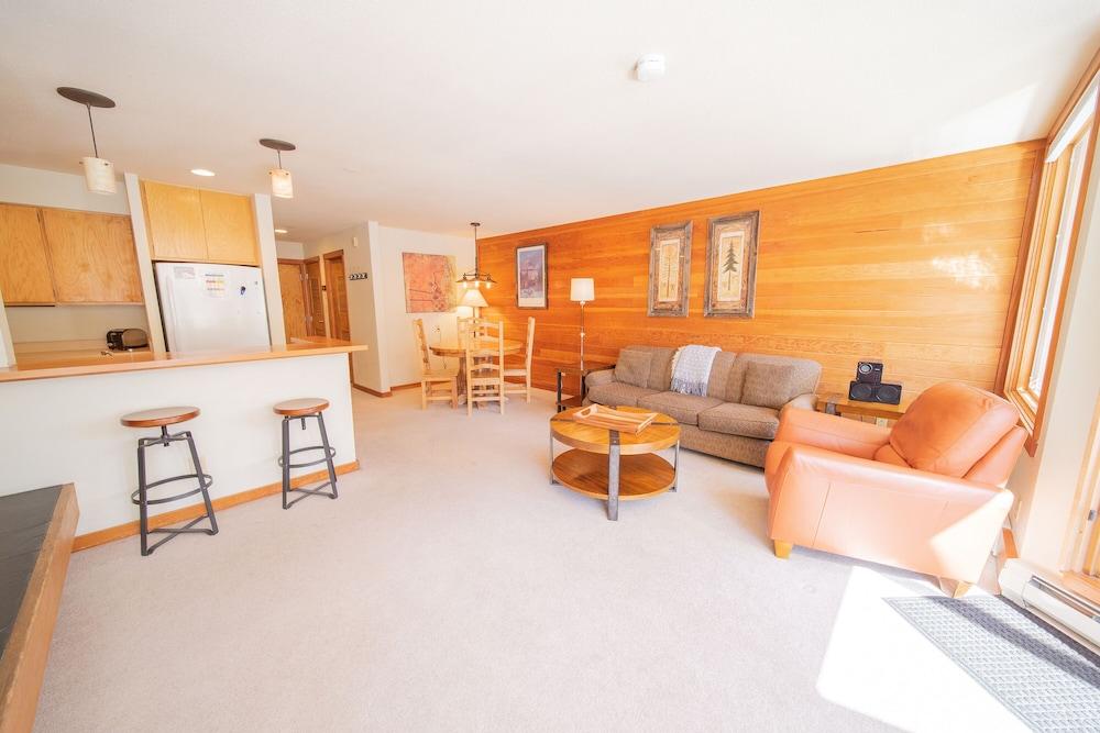 Lakeside 1495 by SummitCove Vacation Lodging