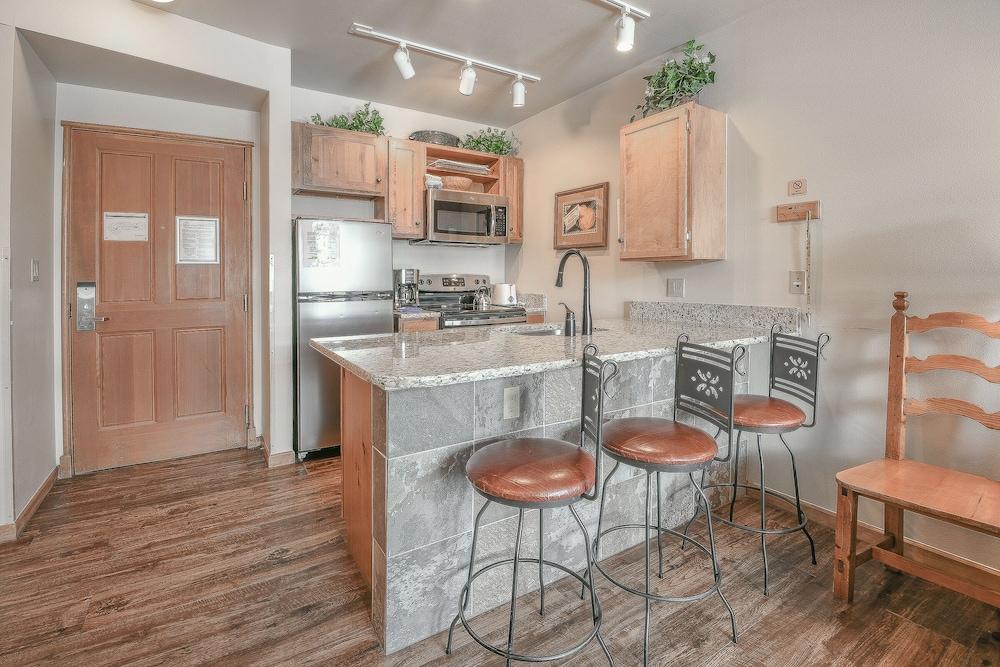 Black Bear 8052 by SummitCove Vacation Lodging