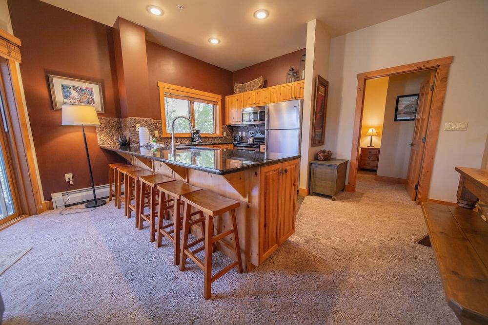 Expedition Station 8568 by SummitCove Vacation Lodging