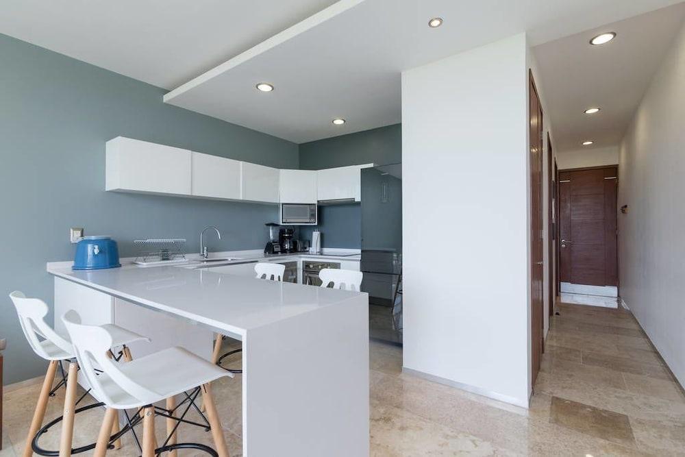 Menesse 205 by CocoBR