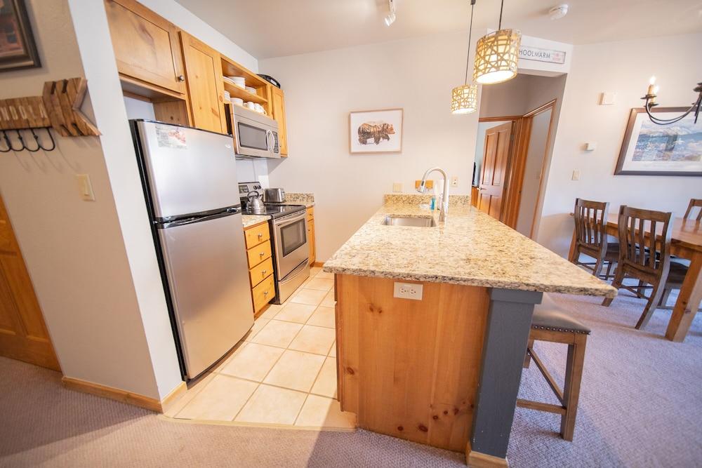 Black Bear 8064 by SummitCove Vacation Lodging
