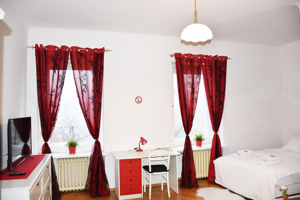 West Apartments Mazowiecka 7