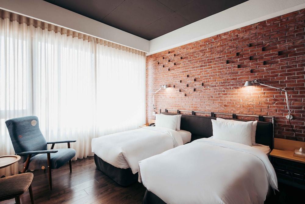 U.I.J Hotel & Hostel