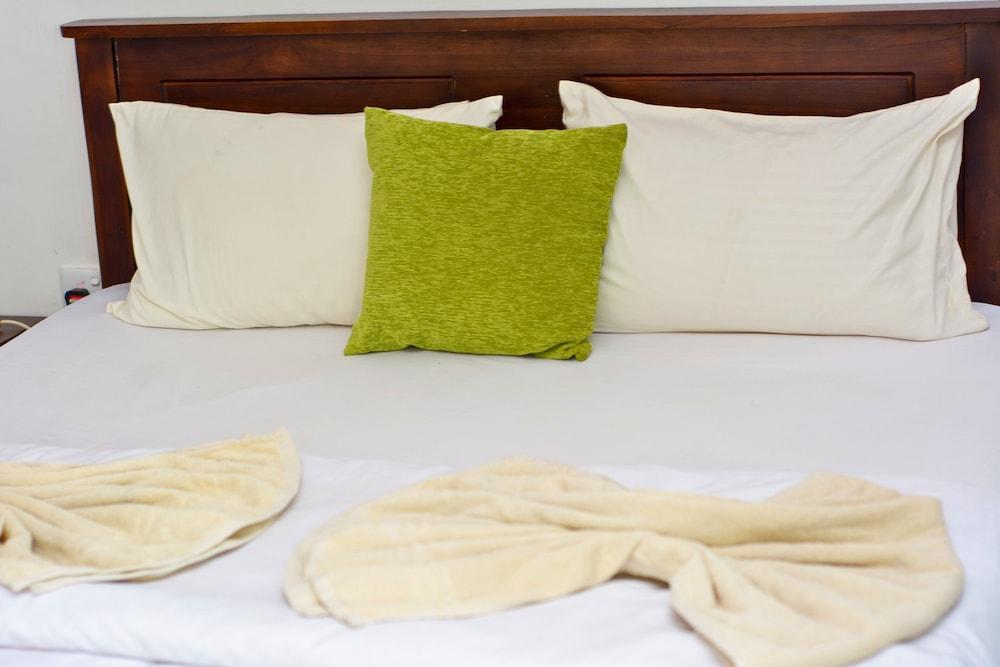 9 Arch View Rest Inn