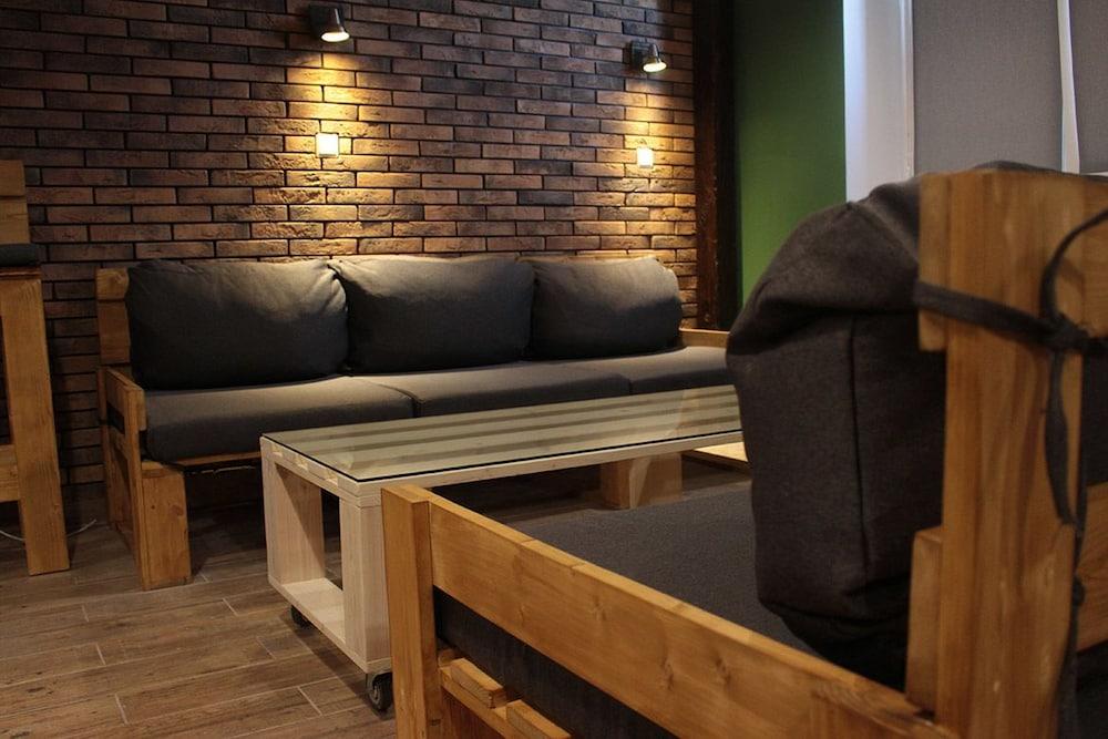 Friendly House - Hostel