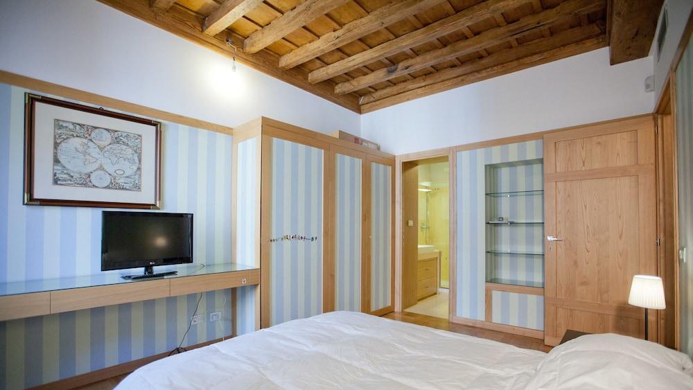 Rental in Rome Pantheon Suite