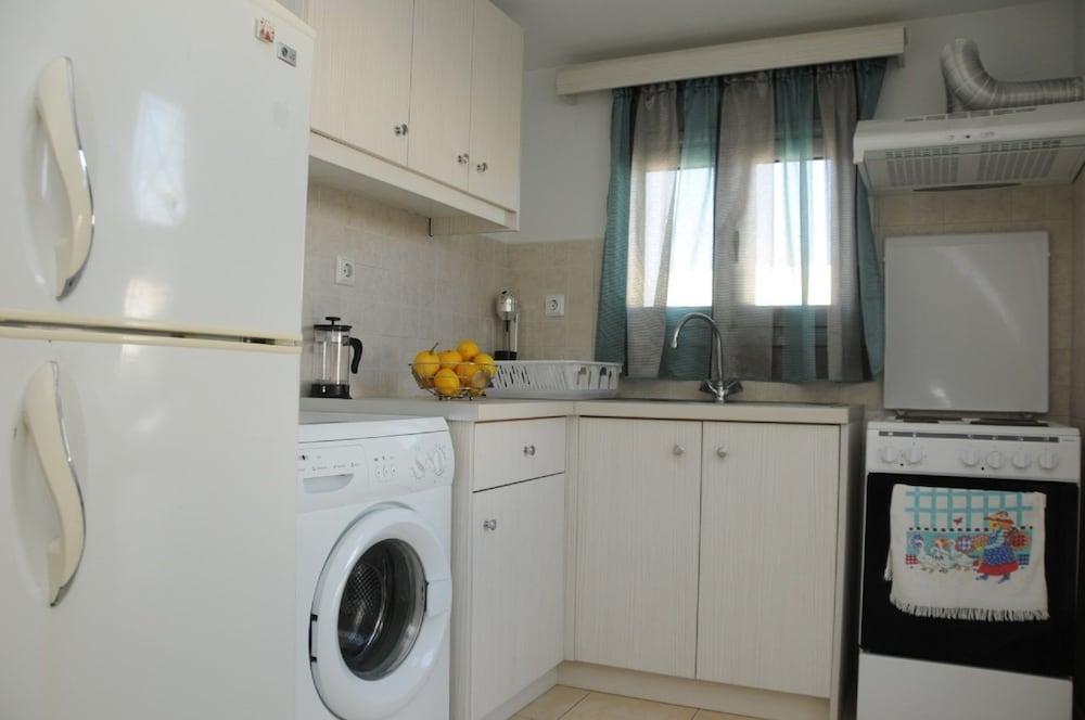 Firostefani Apartment