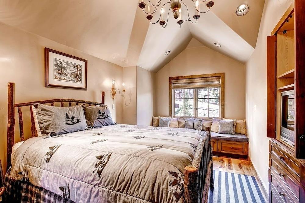 Ski Bridge Lodge - Ski In / Ski Out