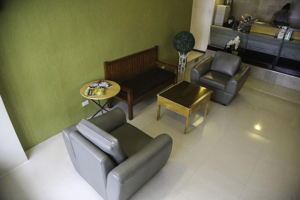 Quoalla Hotel Makati