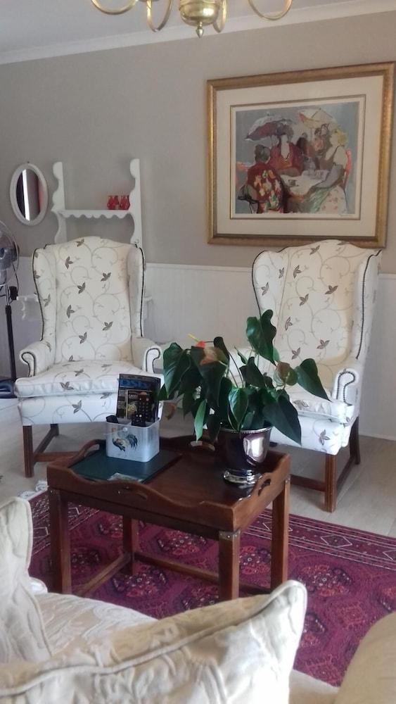 Mulligans Golf Lodge