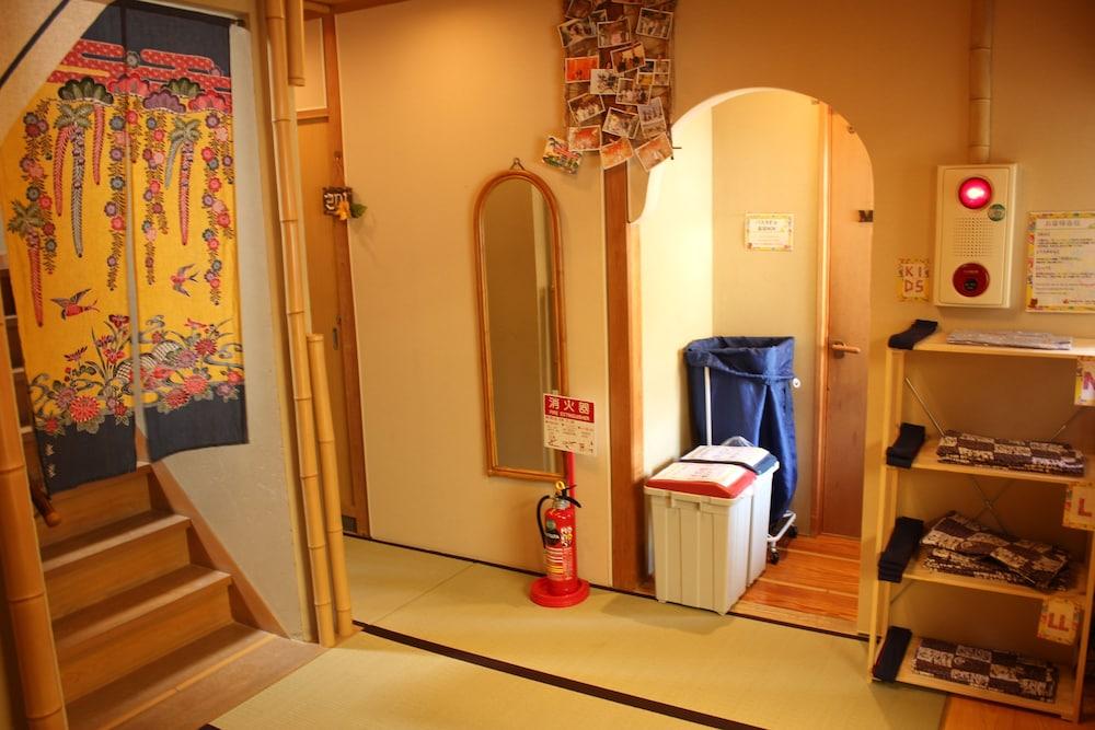 Okinawa Minshuku Kariyushi Honkan