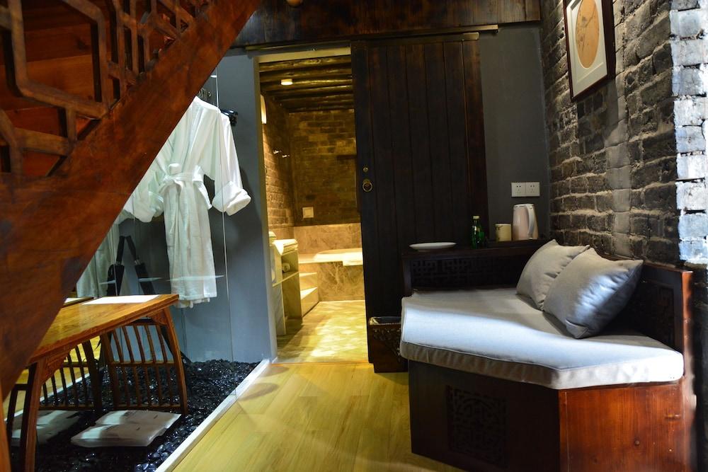 Mountain Escape Yangshuo