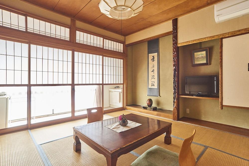Tsukasaya Ryokan