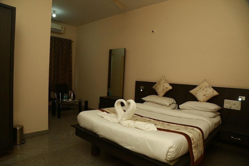 Soundarya Hotel