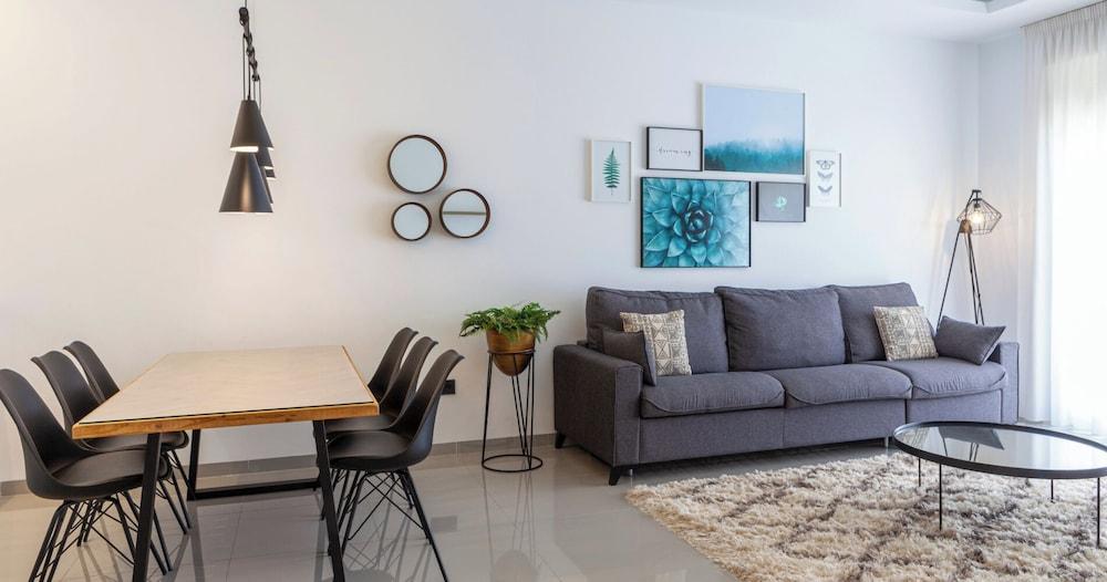 Apartamentos La Laguna