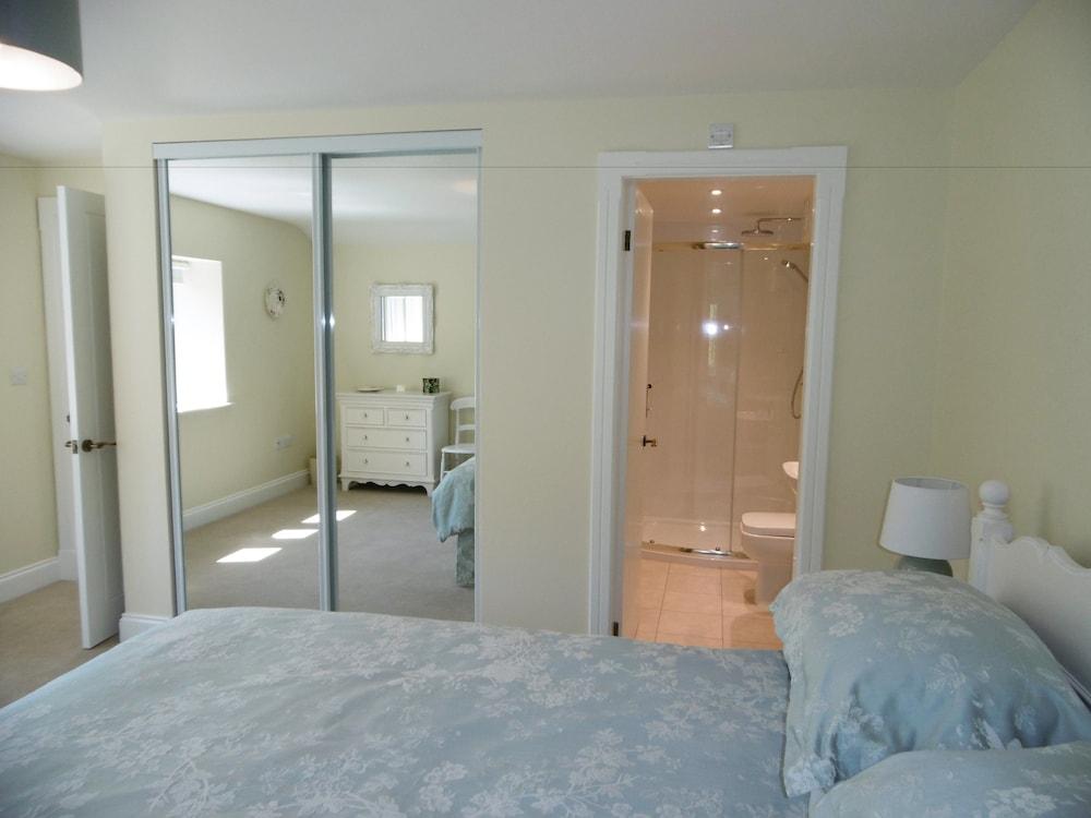 Hewenden Mill Cottages