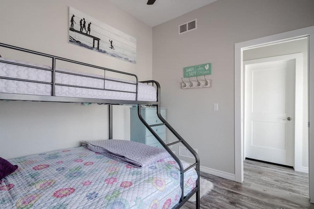 Crystal Beach Cottage