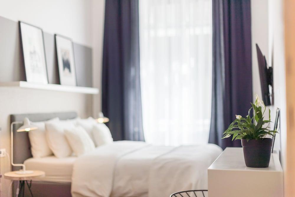 Venus Apartments - Opera