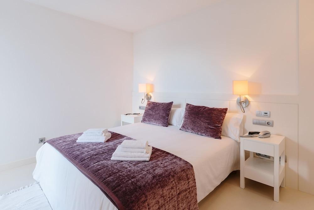 Sea Front Luxurious Villa