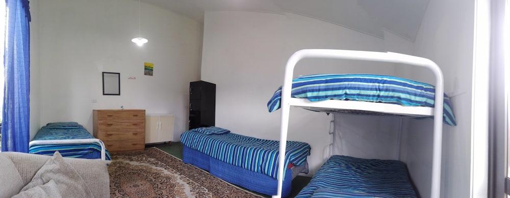 Purple Hen Backpackers