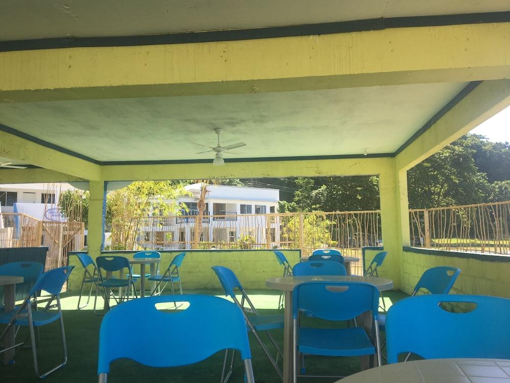 Stoner's Beach Resort