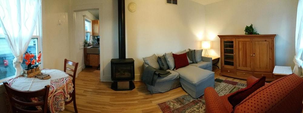 Cute Smarthouse Granite near Lake 3