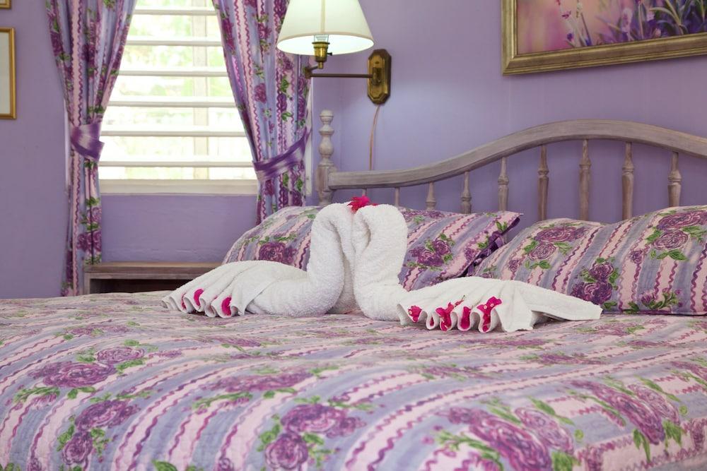 Windjammer, 4BR by Jamaican Treasures