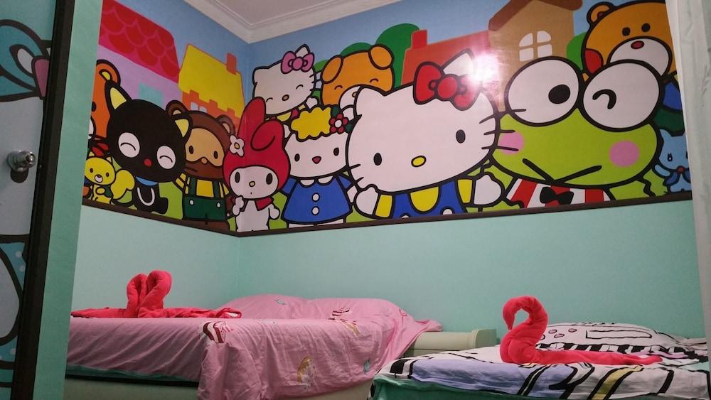 Hello Kitty Signature Suite