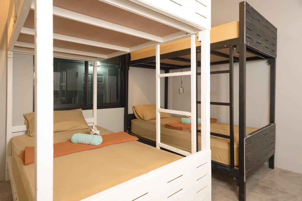 2 Rocks Boutique Hostel