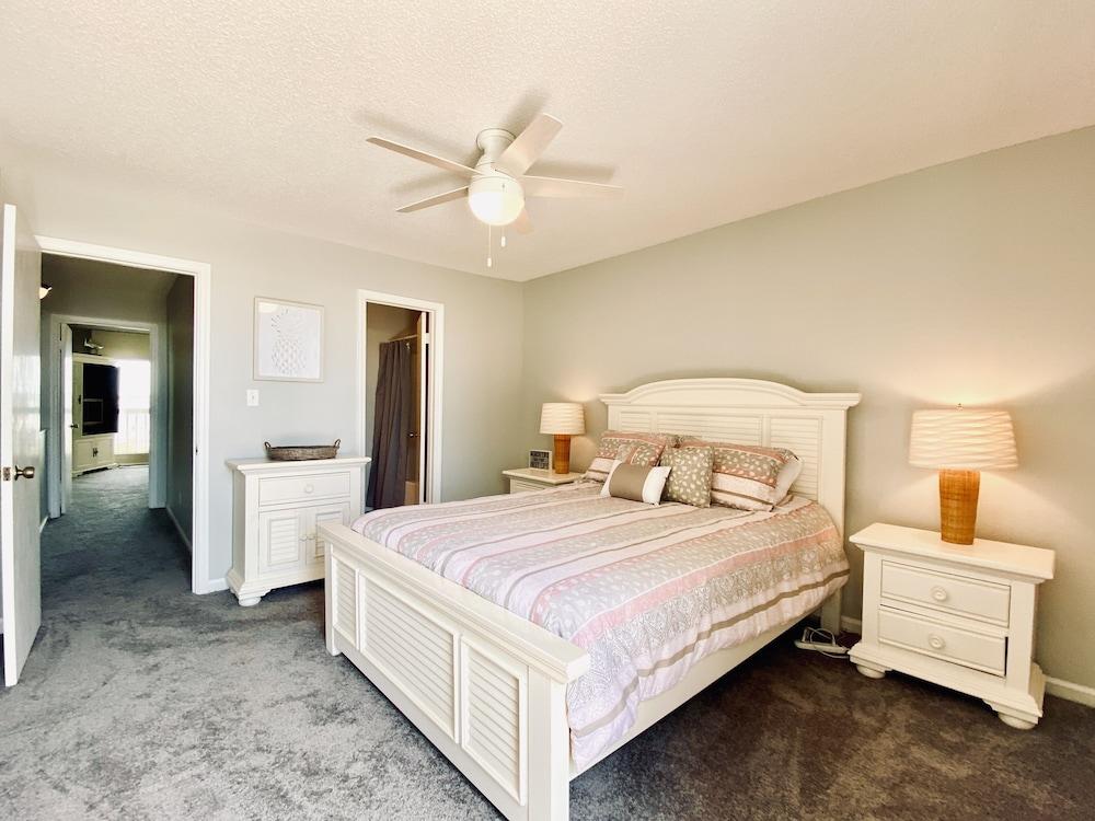 Summer House West 206B by ALBVR