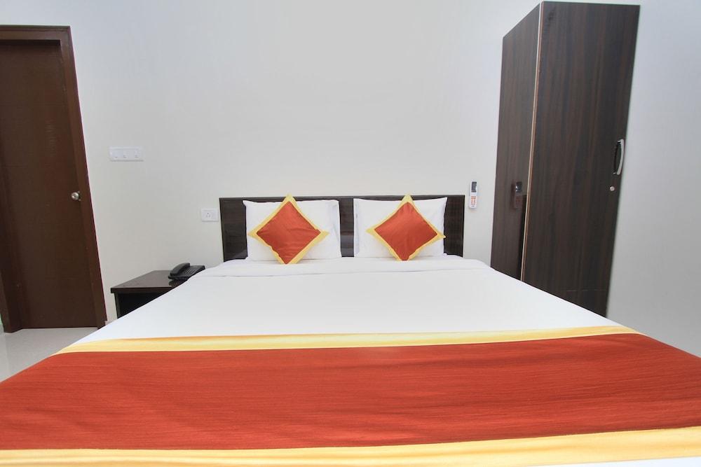 OYO 9419 Manu Residency