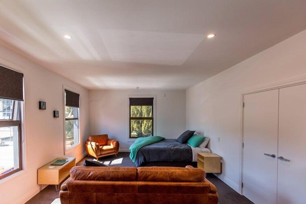 Provincial Apartment 3