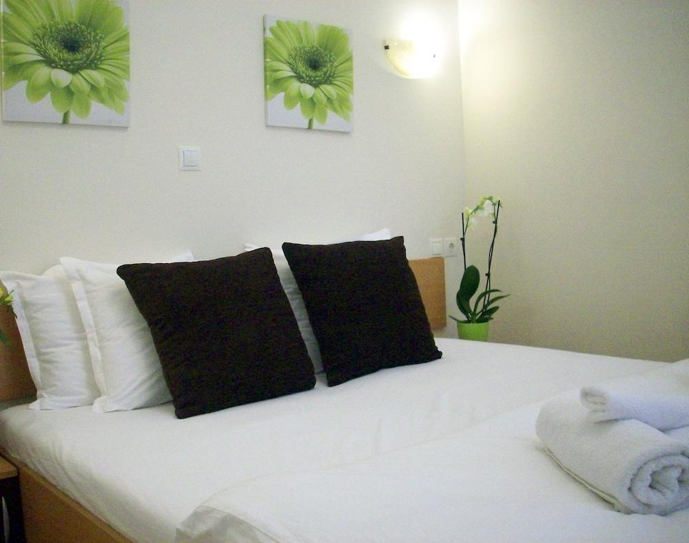 Posto Studios - Adults Only