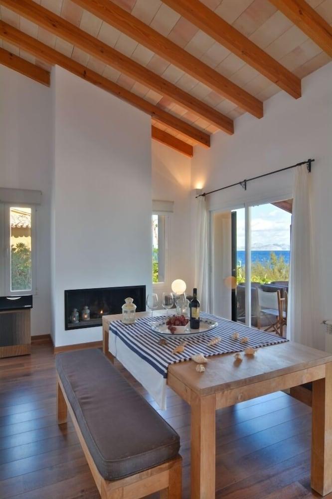 Luxurious Sea Front Villa in Mallorca