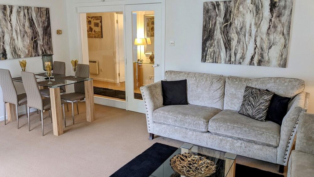 Gleneagles Village Apartments