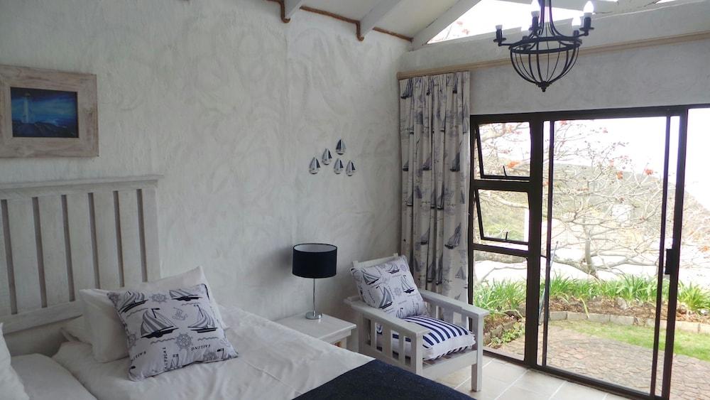 Dutton's Cove Guesthouse