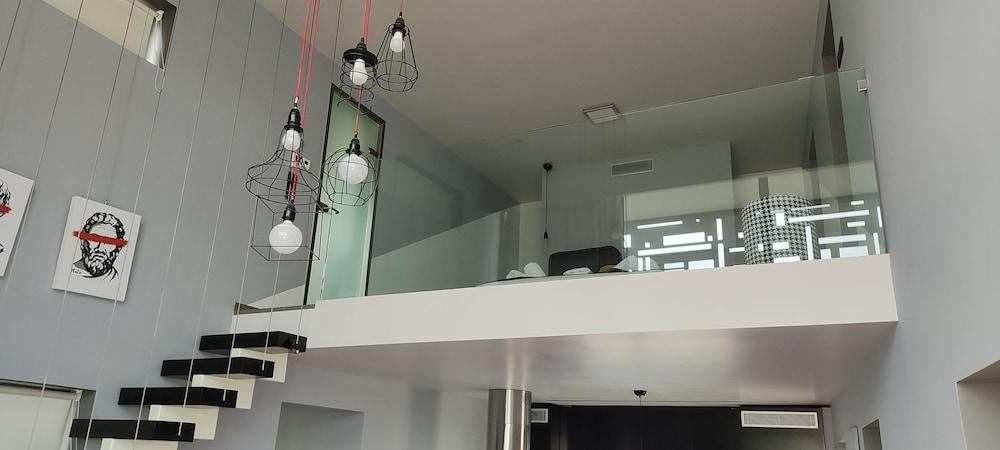 Athina Art Apartments