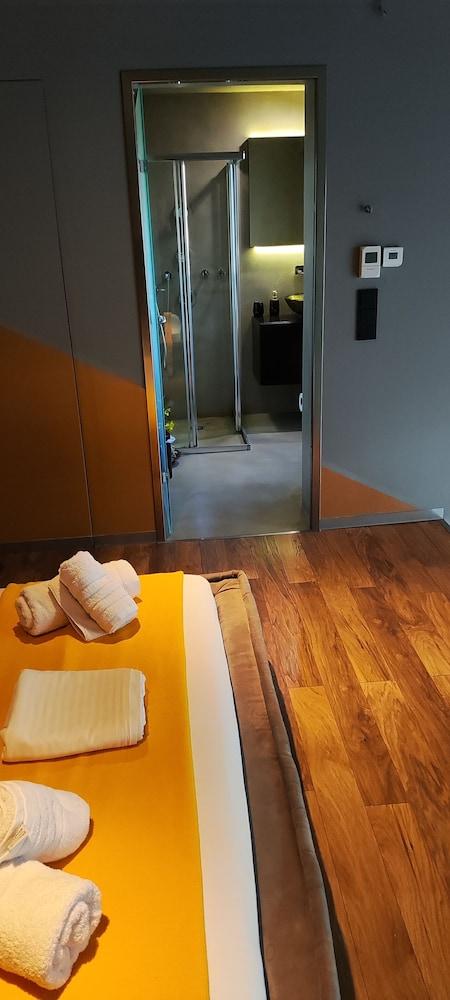 Athina Art Apartments