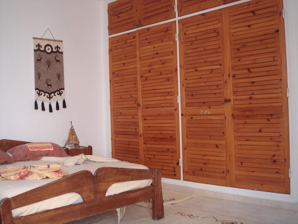 Partie de pittoresque maison en bord de mer