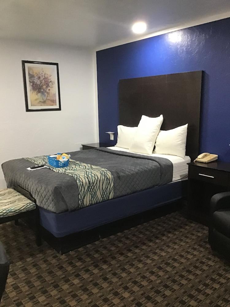 Budget Inn and Suites