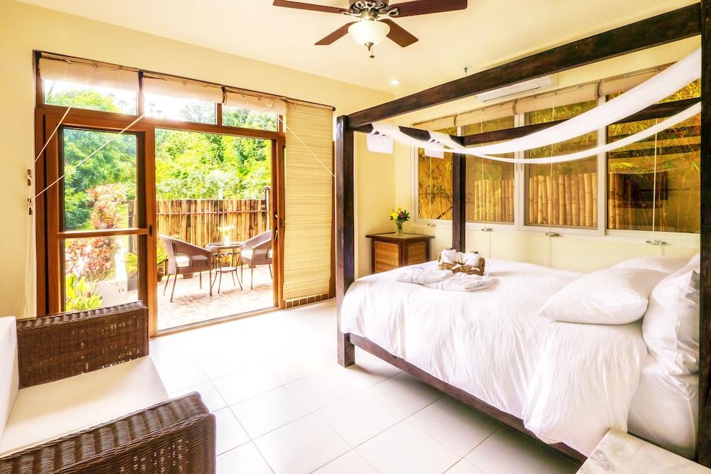 Edgewater Dive & Spa Resort