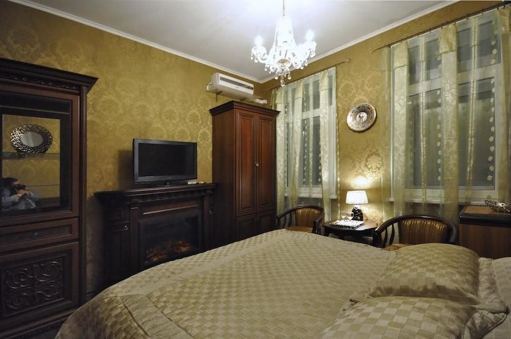 V.S. Apart Central Plaza