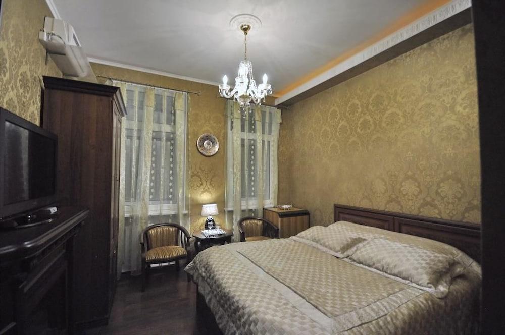 V.S. Apart Central Plaza