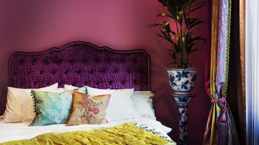 Dorsia Hotel & Restaurant