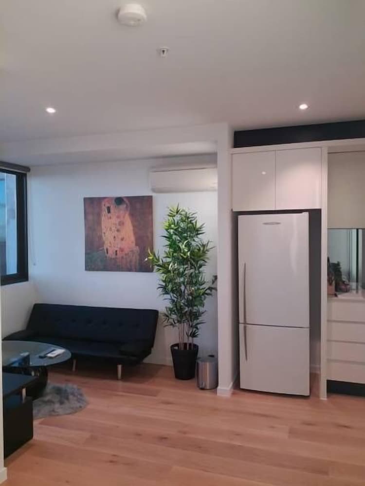 Southern Cross CBD Apartment