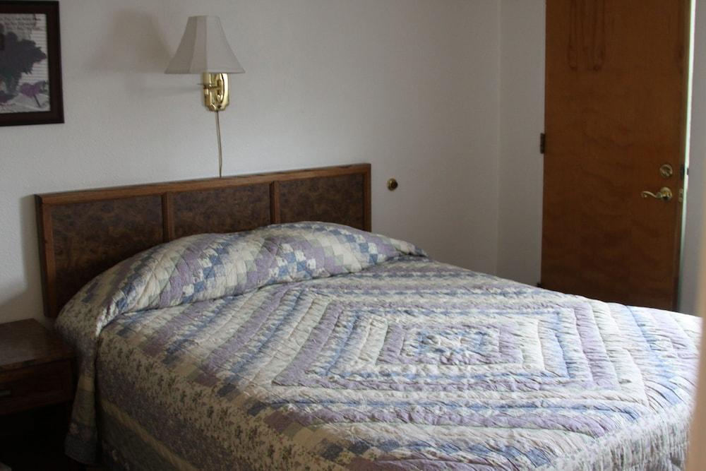 Sleep For Less Motel