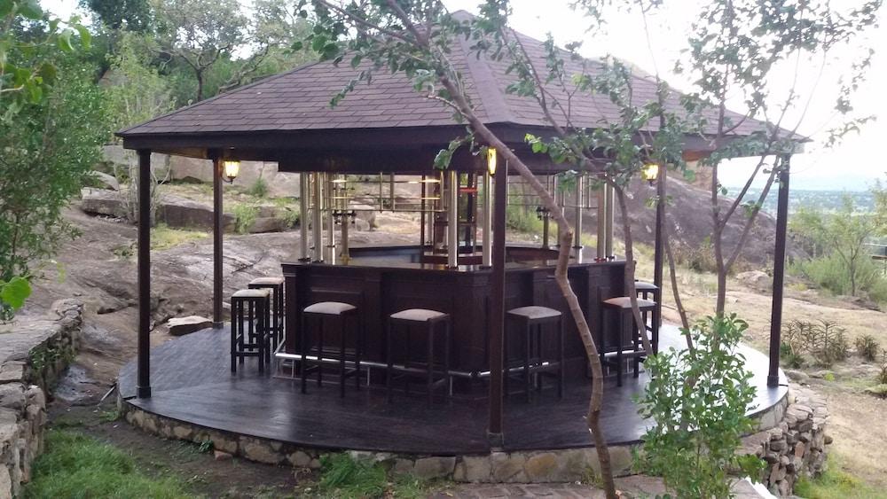 Lobo Wildlife Lodge