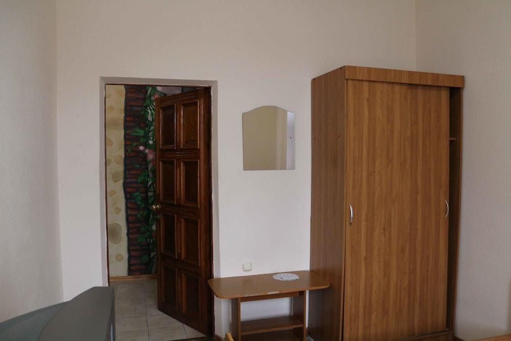 Gostiny Dvor Hotel - Hostel
