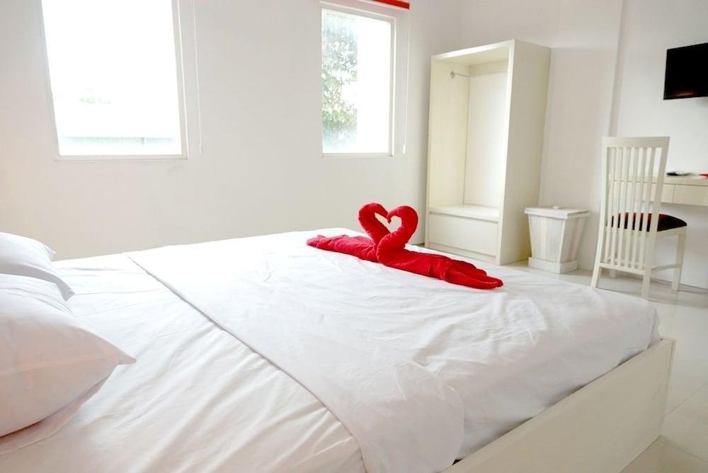 RedDoorz @ Raya Canggu 2