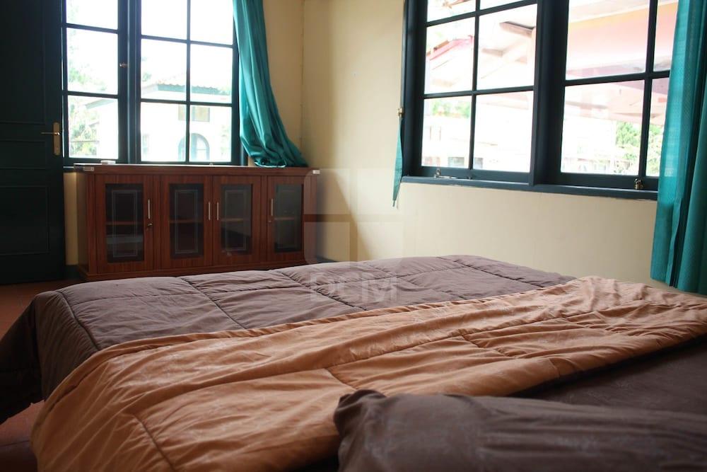 Villa Kota Bunga Sakura